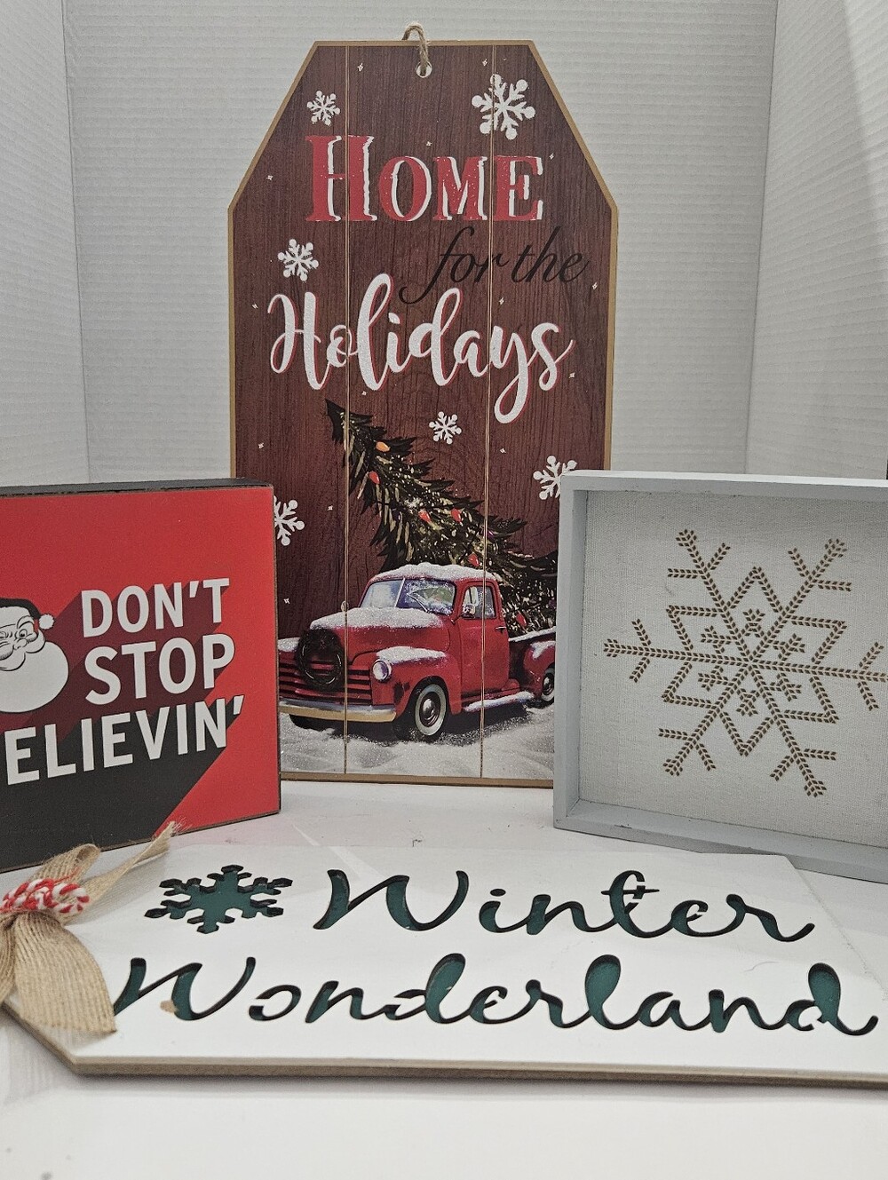 Christmas Holiday Wood Signs Lot of 4 - Craft Room Clean Out Destash